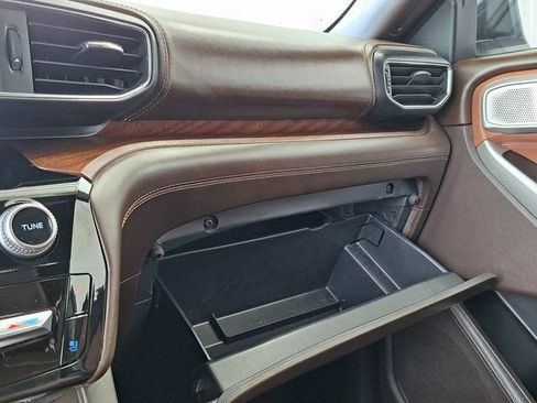 Used 2022 Ford Explorer King Ranch w/ Premium Technology Package AWD/4WD image 19