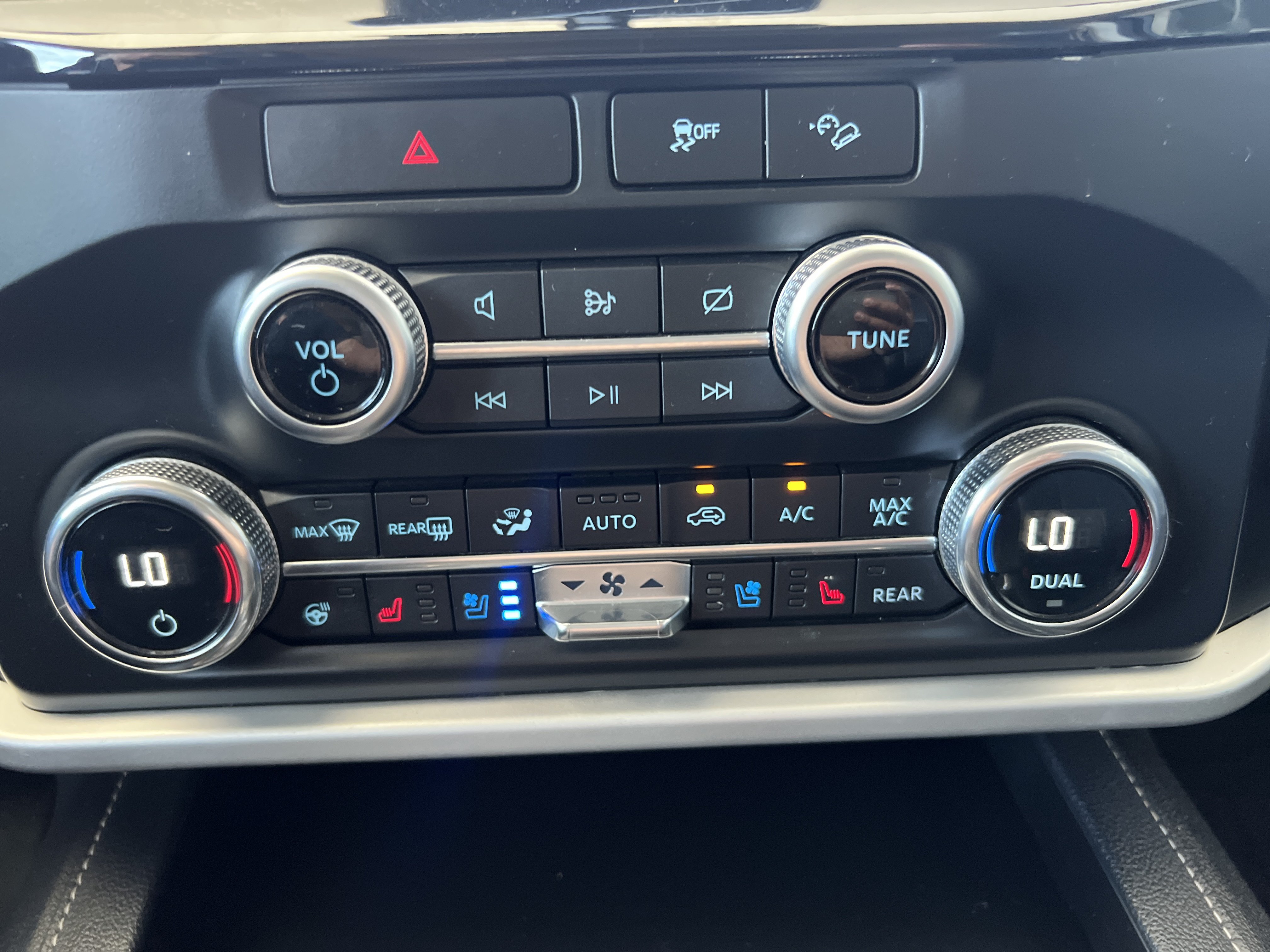 Used 2022 Ford Expedition XLT AWD/4WD image 32