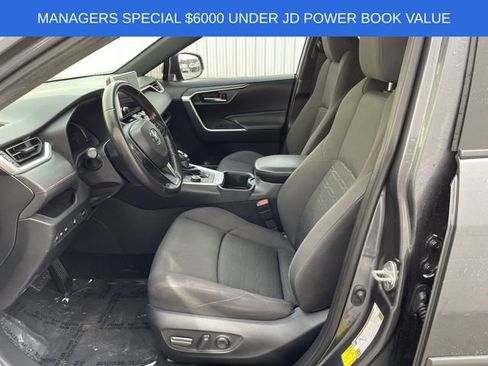 Used 2023 Toyota RAV4 SE w/ Weather & Moonroof Package image 9