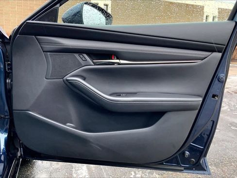 Used 2022 MAZDA MAZDA3 s image 22