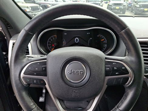 Used 2018 Jeep Grand Cherokee Altitude AWD/4WD image 21