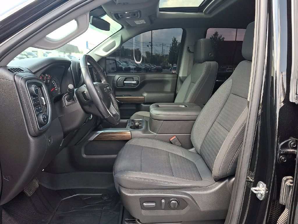 Used 2022 Chevrolet Silverado 1500 RST w/ Convenience Package II AWD/4WD image 15