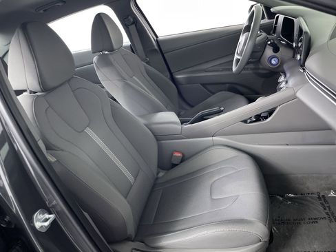Used 2024 Hyundai Elantra SE image 23