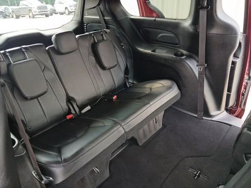 Used 2020 Chrysler Pacifica Touring-L Plus FWD image 22