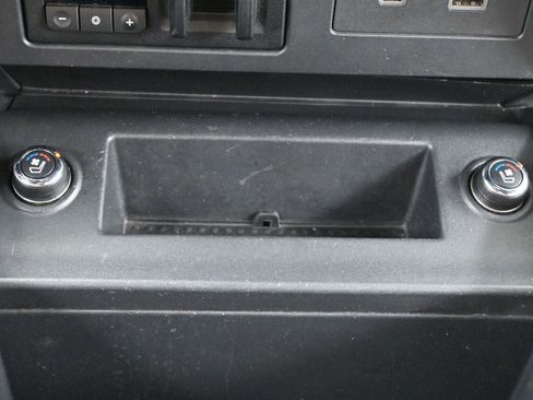 Used 2021 Nissan Titan Platinum Reserve w/ Moonroof Package image 29