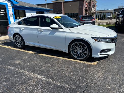 Used 2018 Honda Accord Sport image 3