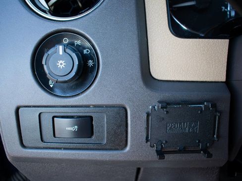 Used 2011 Ford F150 XLT w/ XLT Chrome Pkg image 15