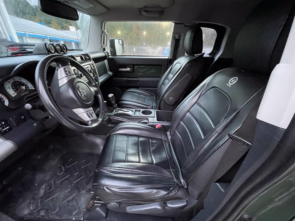 Used 2014 Toyota FJ Cruiser 4WD w/ Upgrade Package image 10