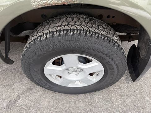 Used 2005 Nissan Frontier SE w/ (P01) Power Pkg image 19