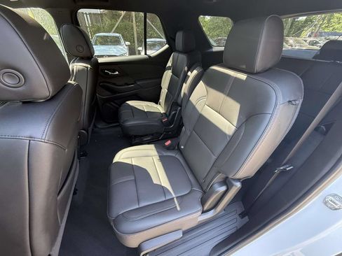 Used 2023 Chevrolet Traverse RS w/ LPO, Floor Liner Package AWD/4WD image 13
