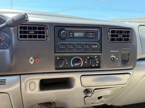 Used 2003 Ford F450 2WD Regular Cab Super Duty image 13