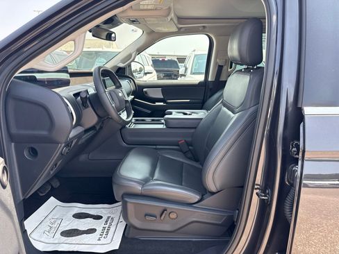 Certified 2025 Ford Expedition Active AWD/4WD image 18