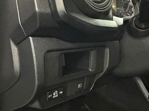 Used 2018 Toyota Tacoma SR w/ SR Convenience Package image 13