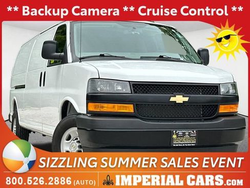 Used 2025 Chevrolet Express 3500 Extended w/ Driver Convenience Package RWD image 1