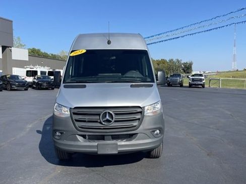 Used 2024 Mercedes-Benz Sprinter 2500 image 13