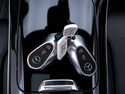 Used 2024 Mercedes-Benz GLC 300 w/ AMG Line image 28