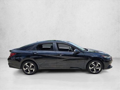 Used 2023 Hyundai Elantra SEL w/ Convenience Package FWD image 4