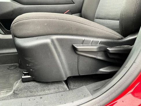 Used 2026 Chevrolet Equinox LT AWD/4WD image 19