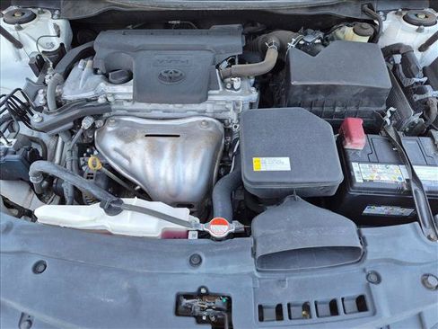 Used 2016 Toyota Camry SE FWD image 21