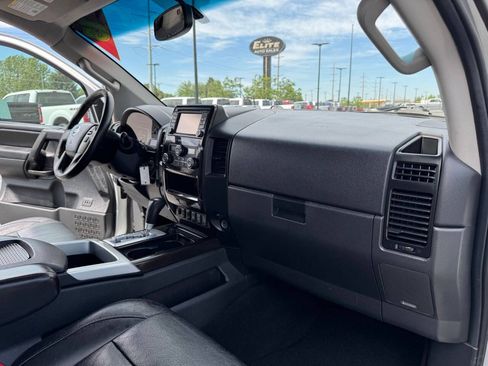 Used 2013 Nissan Titan SL AWD/4WD image 37