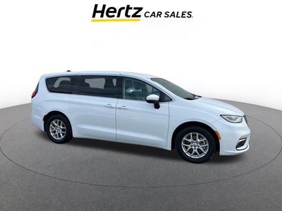 Used 2023 Chrysler Pacifica Touring-L