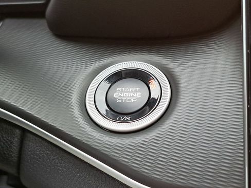 New 2025 Jeep Grand Cherokee Altitude image 23