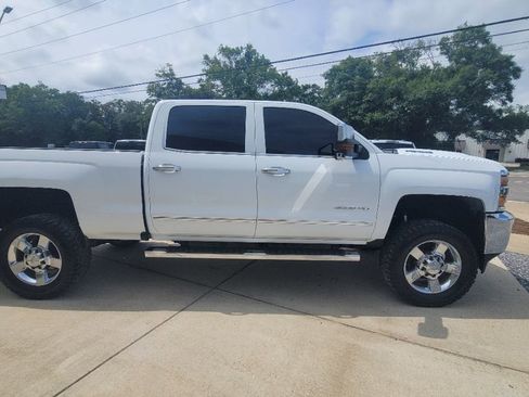 Used 2017 Chevrolet Silverado 2500 LTZ w/ Duramax Plus Package AWD/4WD image 4