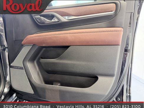 Used 2023 GMC Yukon Denali Ultimate AWD/4WD image 13