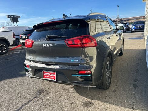 Used 2022 Kia Niro EX w/ Cold Weather Package image 4