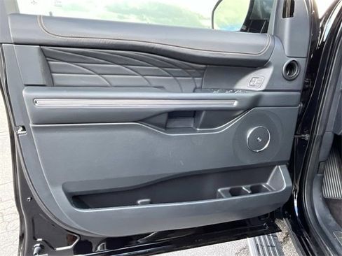 Certified 2023 Ford Expedition Platinum image 27