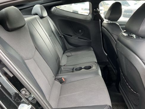 Used 2016 Hyundai Veloster w/ Option Group 02 image 23