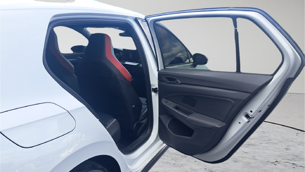 Used 2025 Volkswagen GTI SE FWD image 13