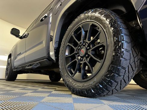 Used 2023 Toyota Tundra Limited AWD/4WD image 29
