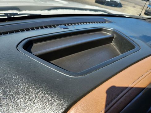 Used 2019 Chevrolet Silverado 1500 High Country image 8