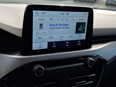 Certified 2022 Ford Escape SE w/ SE Sport Appearance Package image 16