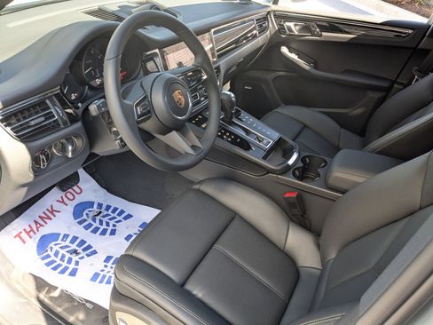 New 2026 Porsche Macan AWD/4WD image 4