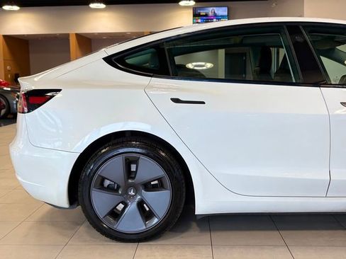 Used 2023 Tesla Model 3 Standard Range image 19