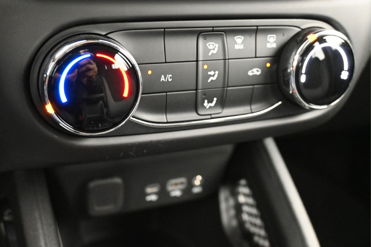 Used 2023 Chevrolet TrailBlazer LS FWD image 12
