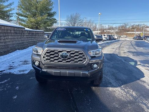 Used 2021 Toyota Tacoma TRD Sport image 8