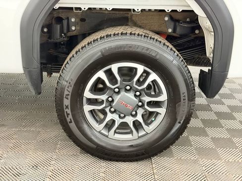 Used 2025 GMC Sierra 3500 SLE w/ SLE Value Package image 15