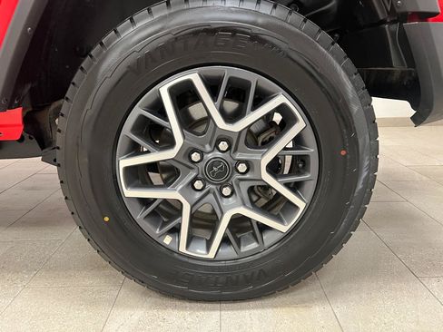 Used 2025 Jeep Wrangler Unlimited Sahara AWD/4WD image 68