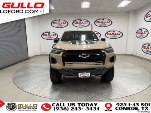 Used 2024 Chevrolet Colorado ZR2 w/ ZR2 Convenience Package III AWD/4WD image 3