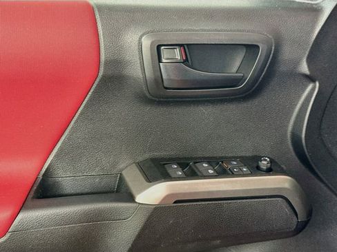 Certified 2023 Toyota Tacoma SR5 AWD/4WD image 13