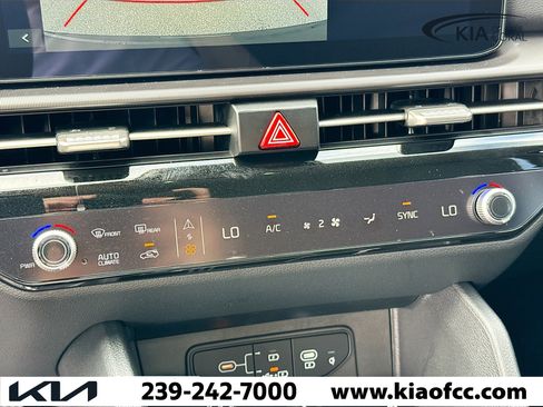 New 2026 Kia Sportage EX w/ EX Panorama Roof Package image 32