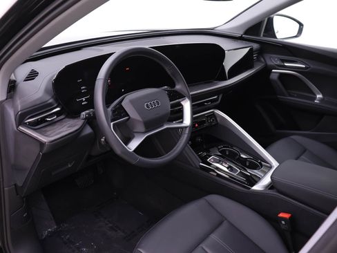 Certified 2025 Audi Q5 2.0T Premium w/ Convenience Package image 6