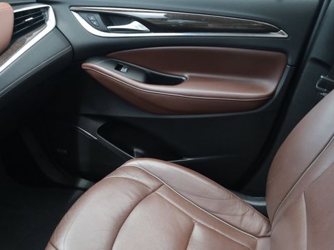 Used 2019 Buick Enclave Avenir w/ Avenir Technology Package AWD/4WD image 24