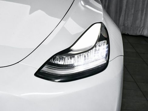 Used 2022 Tesla Model Y Long Range image 72