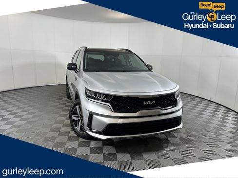 Used 2022 Kia Sorento S w/ Panoramic Sunroof Package image 1