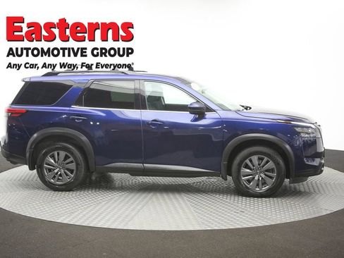 Used 2023 Nissan Pathfinder SV w/ SV Premium Package AWD/4WD image 47