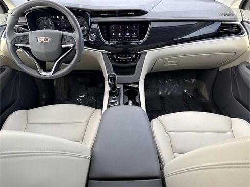 Used 2024 Cadillac XT6 Premium Luxury w/ Technology Package image 17